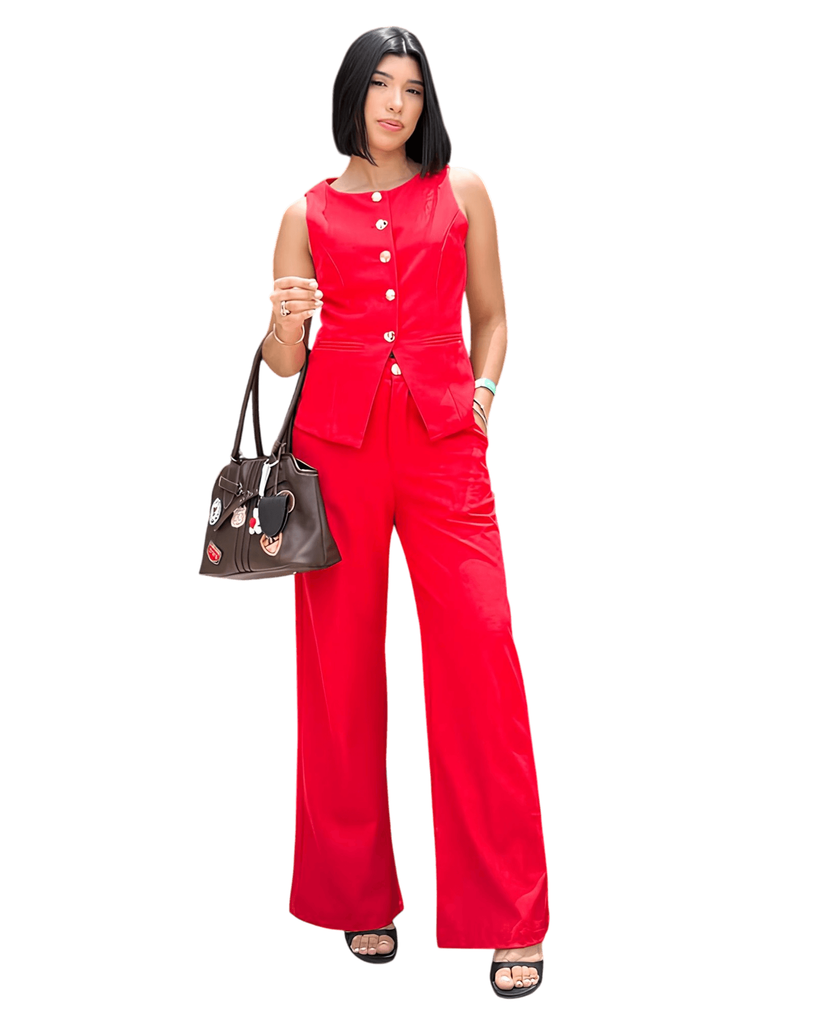 Thais Monteiro com conjunto vermelho em uma composição editorial
